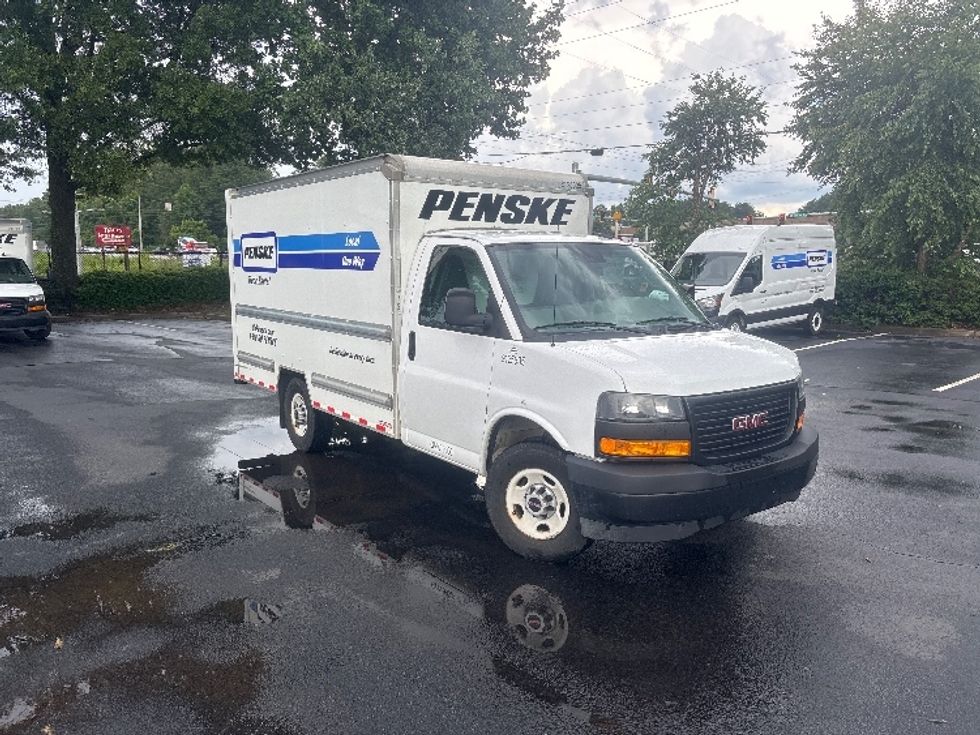 Light Duty Box Truck-Light and Medium Duty Trucks-GMC-2021-Savana G33503-Atlanta-GA-93,281\n\t\tmiles-$ 29,250 - Image 1