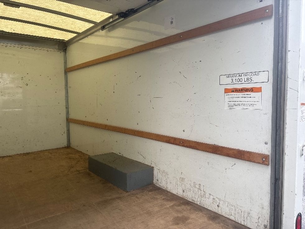 Light Duty Box Truck-Light and Medium Duty Trucks-GMC-2021-Savana G33503-Atlanta-GA-93,281\n\t\tmiles-$ 29,250 - Image 10