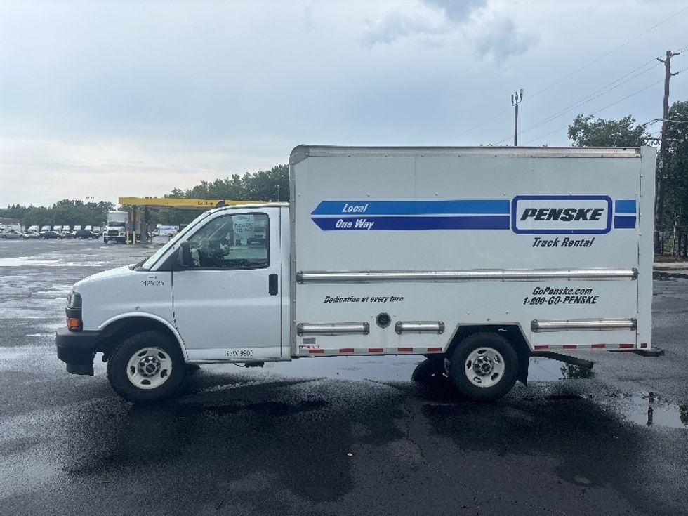 Light Duty Box Truck-Light and Medium Duty Trucks-GMC-2021-Savana G33503-Atlanta-GA-93,281\n\t\tmiles-$ 29,250 - Image 4