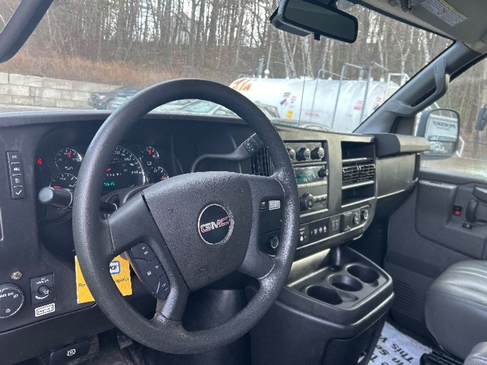 Light Duty Box Truck-Light and Medium Duty Trucks-GMC-2021-Savana G33503-Auburn-MA-110,776\n\t\tmiles-$ 26,000 - Image 17