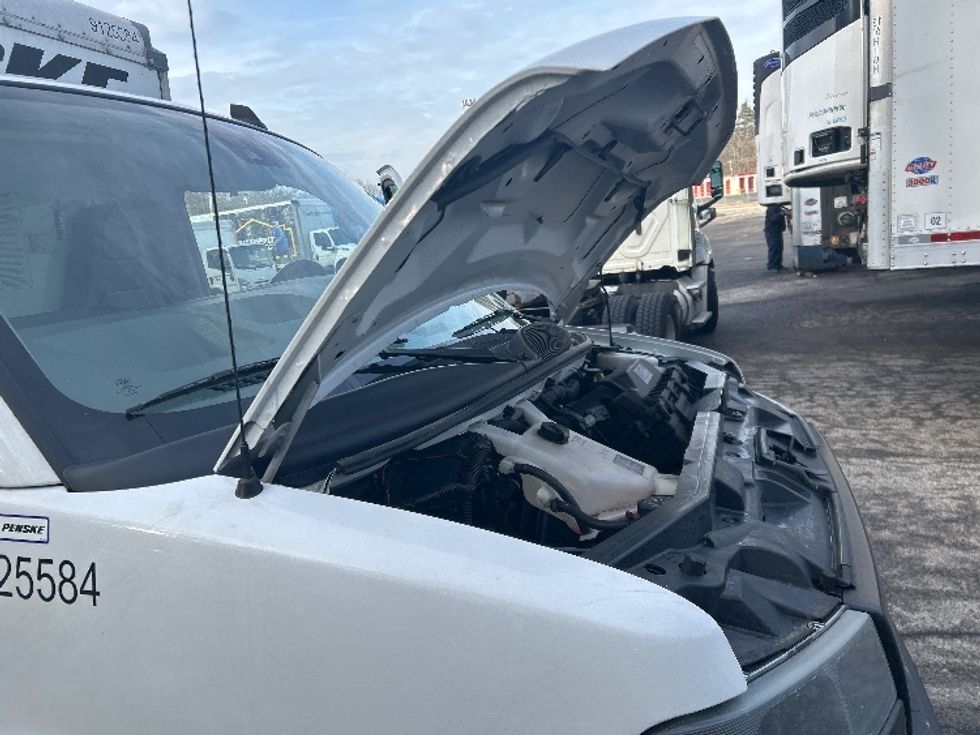 Light Duty Box Truck-Light and Medium Duty Trucks-GMC-2021-Savana G33503-Auburn-MA-110,776\n\t\tmiles-$ 26,000 - Image 23