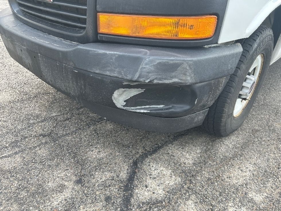 Light Duty Box Truck-Light and Medium Duty Trucks-GMC-2021-Savana G33503-Auburn-MA-110,776\n\t\tmiles-$ 26,000 - Image 25