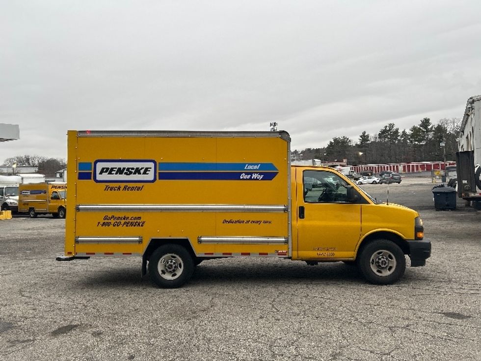 Light Duty Box Truck-Light and Medium Duty Trucks-GMC-2021-Savana G33503-Auburn-MA-110,831\n\t\tmiles-$ 23,500 - Image 14