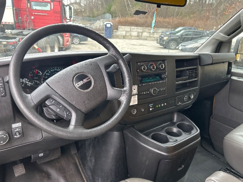 Light Duty Box Truck-Light and Medium Duty Trucks-GMC-2021-Savana G33503-Auburn-MA-110,831\n\t\tmiles-$ 23,500 - Image 17
