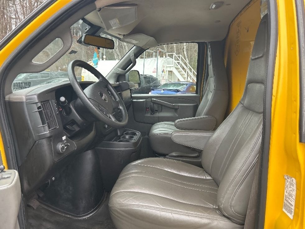 Light Duty Box Truck-Light and Medium Duty Trucks-GMC-2021-Savana G33503-Auburn-MA-110,831\n\t\tmiles-$ 23,500 - Image 18