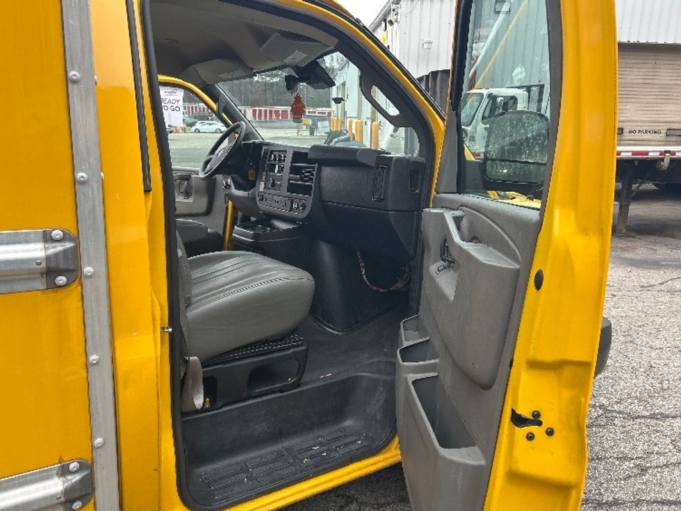 Light Duty Box Truck-Light and Medium Duty Trucks-GMC-2021-Savana G33503-Auburn-MA-110,831\n\t\tmiles-$ 23,500 - Image 19