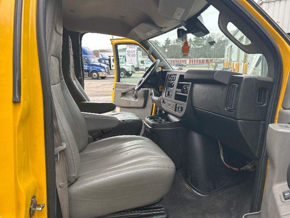 Light Duty Box Truck-Light and Medium Duty Trucks-GMC-2021-Savana G33503-Auburn-MA-110,831\n\t\tmiles-$ 23,500 - Image 21