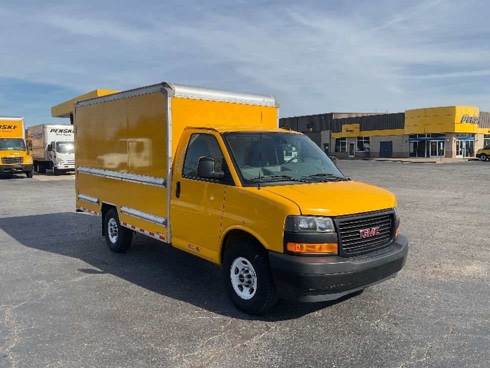 Light Duty Box Truck-Light and Medium Duty Trucks-GMC-2021-Savana G33503-Augusta-GA-108,233\n\t\tmiles-$ 27,000 - Image 1