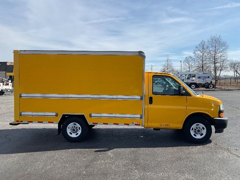Light Duty Box Truck-Light and Medium Duty Trucks-GMC-2021-Savana G33503-Augusta-GA-108,233\n\t\tmiles-$ 27,000 - Image 15
