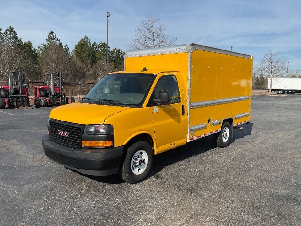 Light Duty Box Truck-Light and Medium Duty Trucks-GMC-2021-Savana G33503-Augusta-GA-108,233\n\t\tmiles-$ 27,000 - Image 3