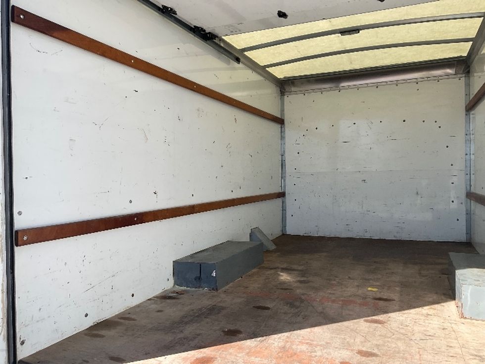 Light Duty Box Truck-Light and Medium Duty Trucks-GMC-2021-Savana G33503-Austin-TX-105,135\n\t\tmiles-$ 28,250 - Image 10