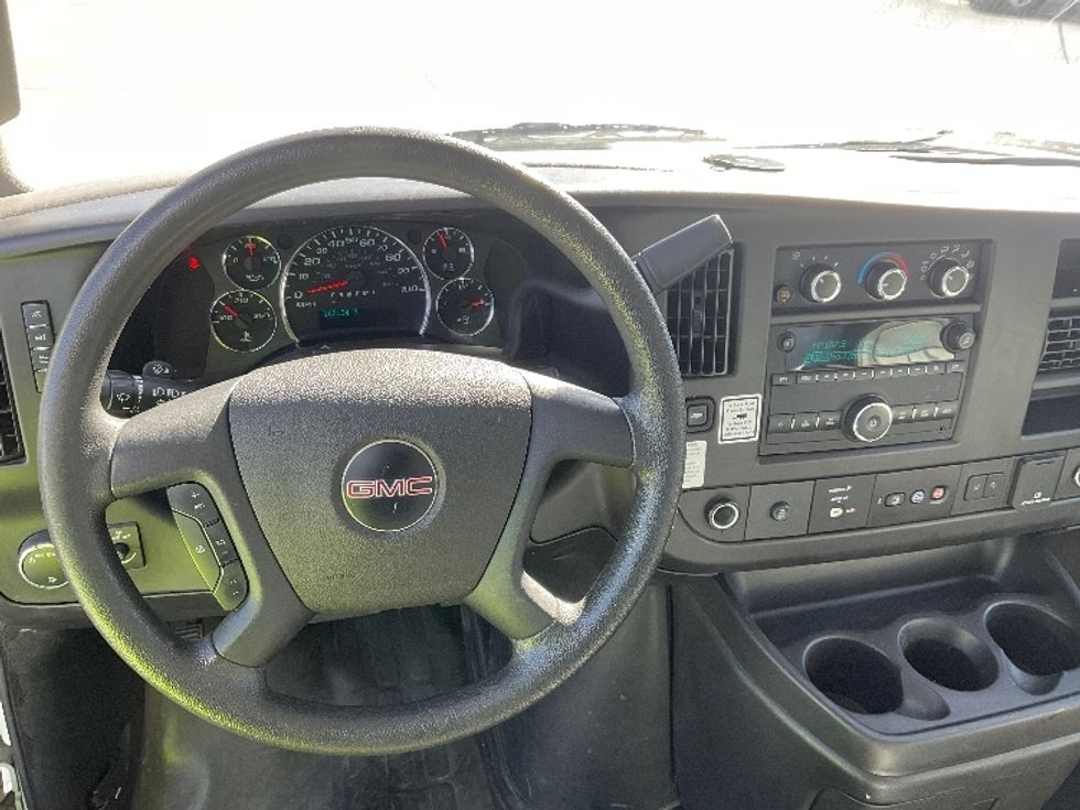 Light Duty Box Truck-Light and Medium Duty Trucks-GMC-2021-Savana G33503-Austin-TX-105,135\n\t\tmiles-$ 28,250 - Image 17