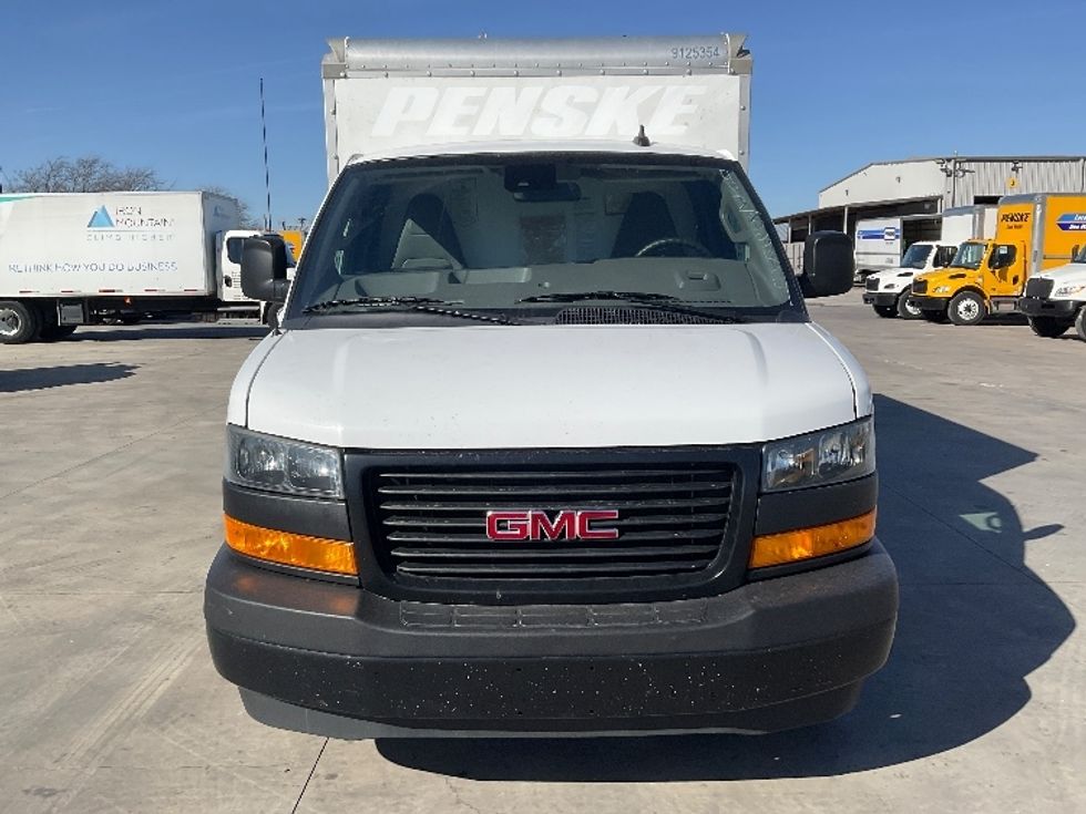 Light Duty Box Truck-Light and Medium Duty Trucks-GMC-2021-Savana G33503-Austin-TX-105,135\n\t\tmiles-$ 28,250 - Image 2