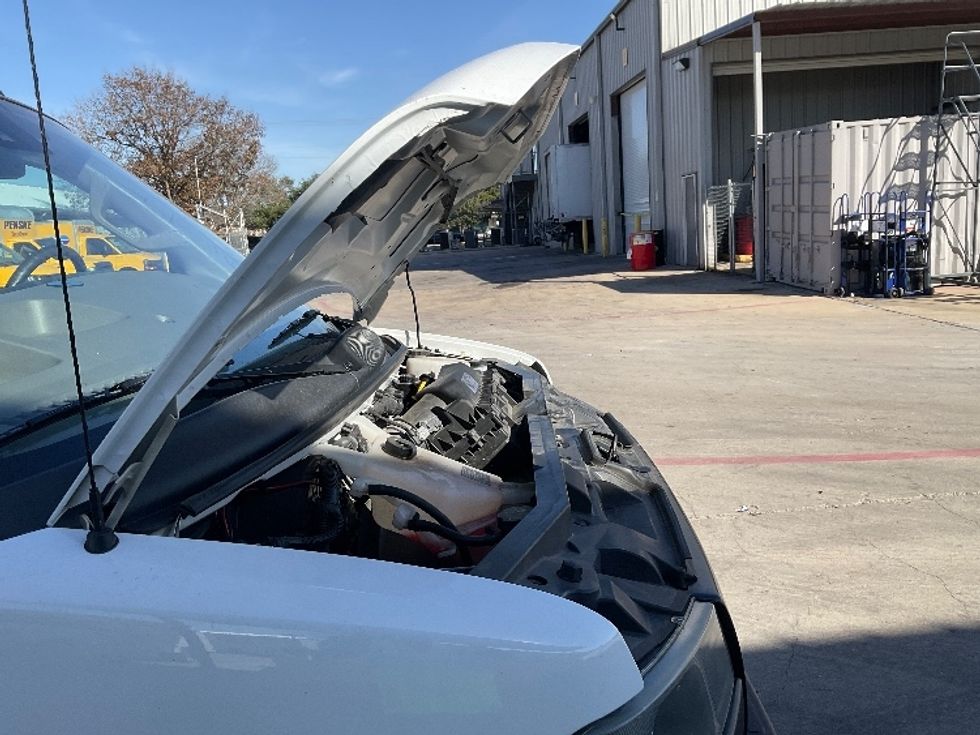 Light Duty Box Truck-Light and Medium Duty Trucks-GMC-2021-Savana G33503-Austin-TX-105,135\n\t\tmiles-$ 28,250 - Image 22