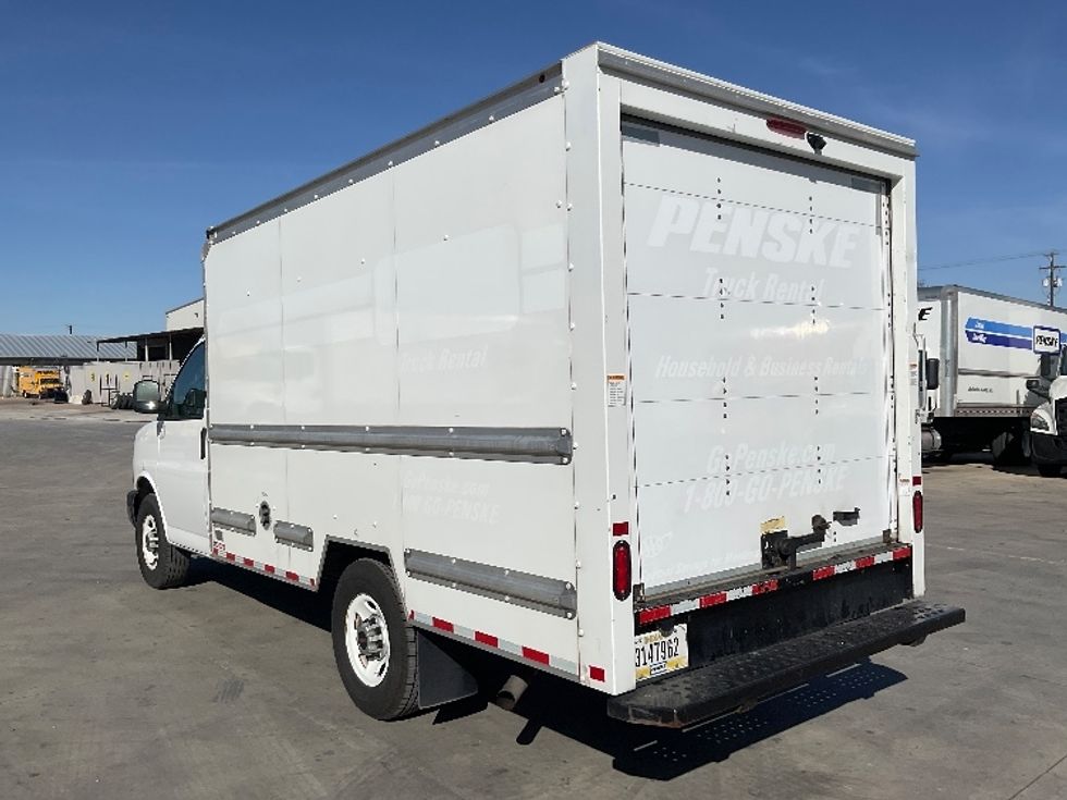 Light Duty Box Truck-Light and Medium Duty Trucks-GMC-2021-Savana G33503-Austin-TX-105,135\n\t\tmiles-$ 28,250 - Image 6