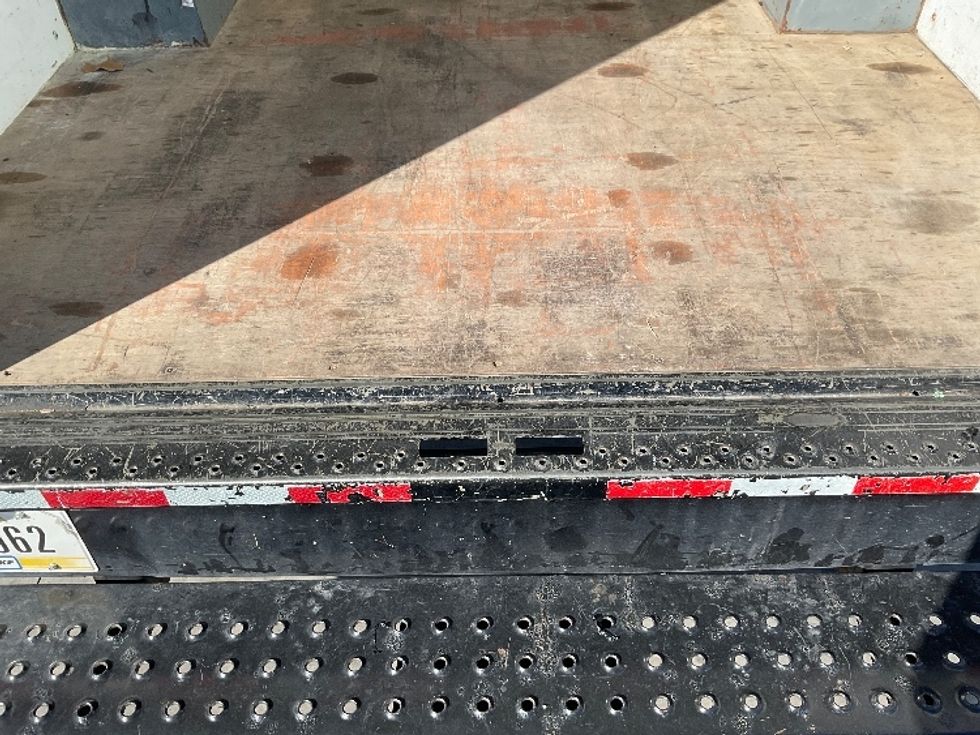 Light Duty Box Truck-Light and Medium Duty Trucks-GMC-2021-Savana G33503-Austin-TX-105,135\n\t\tmiles-$ 28,250 - Image 9