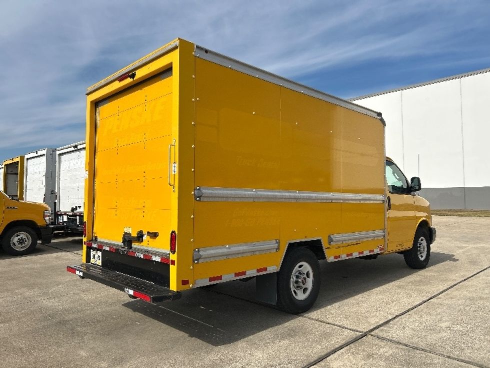 Light Duty Box Truck-Light and Medium Duty Trucks-GMC-2021-Savana G33503-Beaumont-TX-102,307\n\t\tmiles-$ 26,250 - Image 12