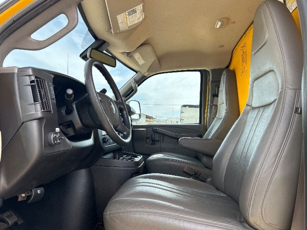 Light Duty Box Truck-Light and Medium Duty Trucks-GMC-2021-Savana G33503-Beaumont-TX-102,307\n\t\tmiles-$ 26,250 - Image 15