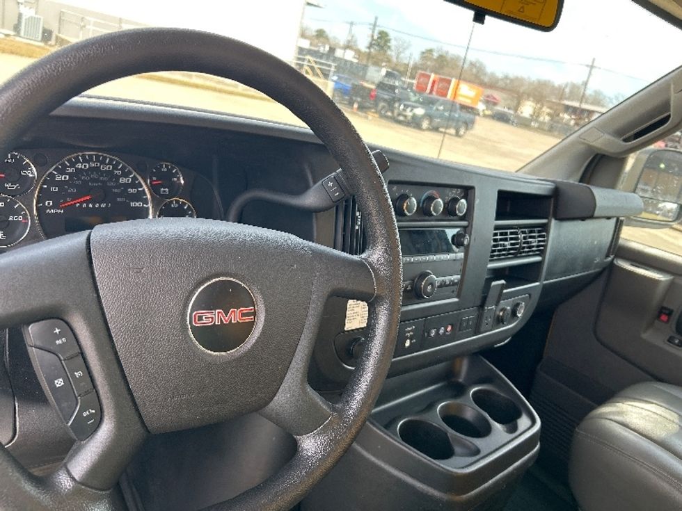 Light Duty Box Truck-Light and Medium Duty Trucks-GMC-2021-Savana G33503-Beaumont-TX-102,307\n\t\tmiles-$ 26,250 - Image 16