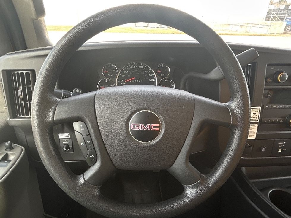 Light Duty Box Truck-Light and Medium Duty Trucks-GMC-2021-Savana G33503-Beaumont-TX-102,307\n\t\tmiles-$ 26,250 - Image 17