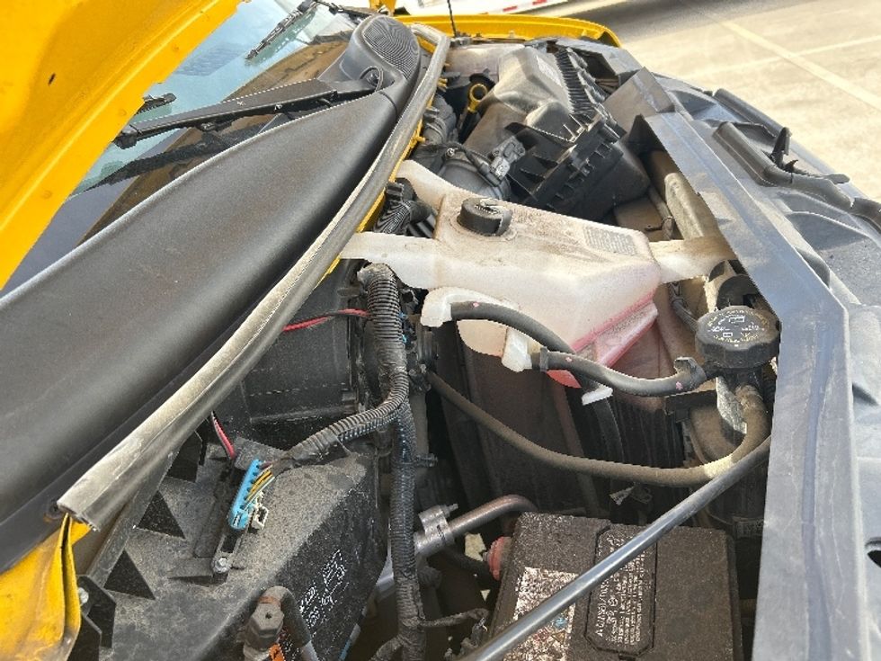 Light Duty Box Truck-Light and Medium Duty Trucks-GMC-2021-Savana G33503-Beaumont-TX-102,307\n\t\tmiles-$ 26,250 - Image 22