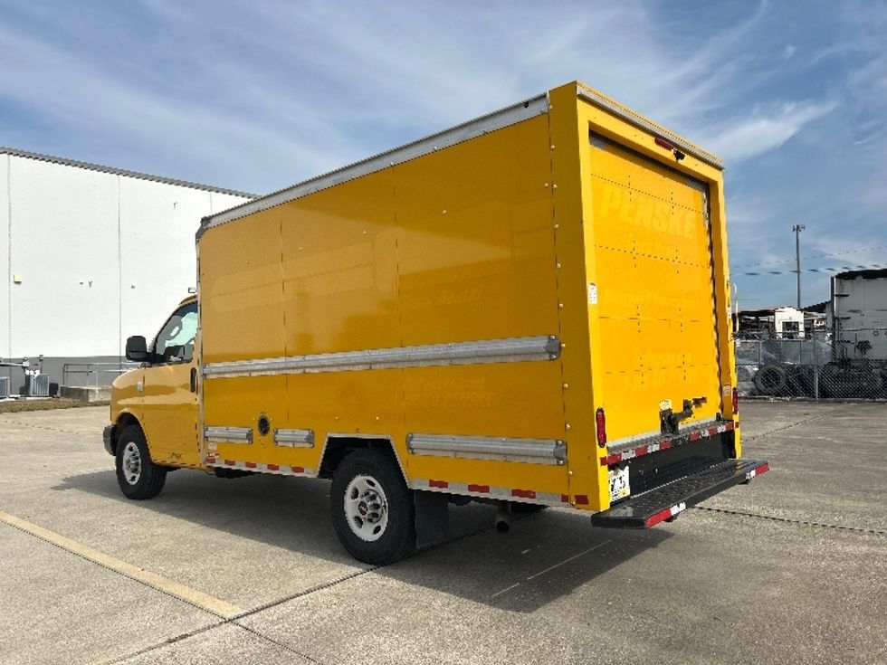Light Duty Box Truck-Light and Medium Duty Trucks-GMC-2021-Savana G33503-Beaumont-TX-102,307\n\t\tmiles-$ 26,250 - Image 6