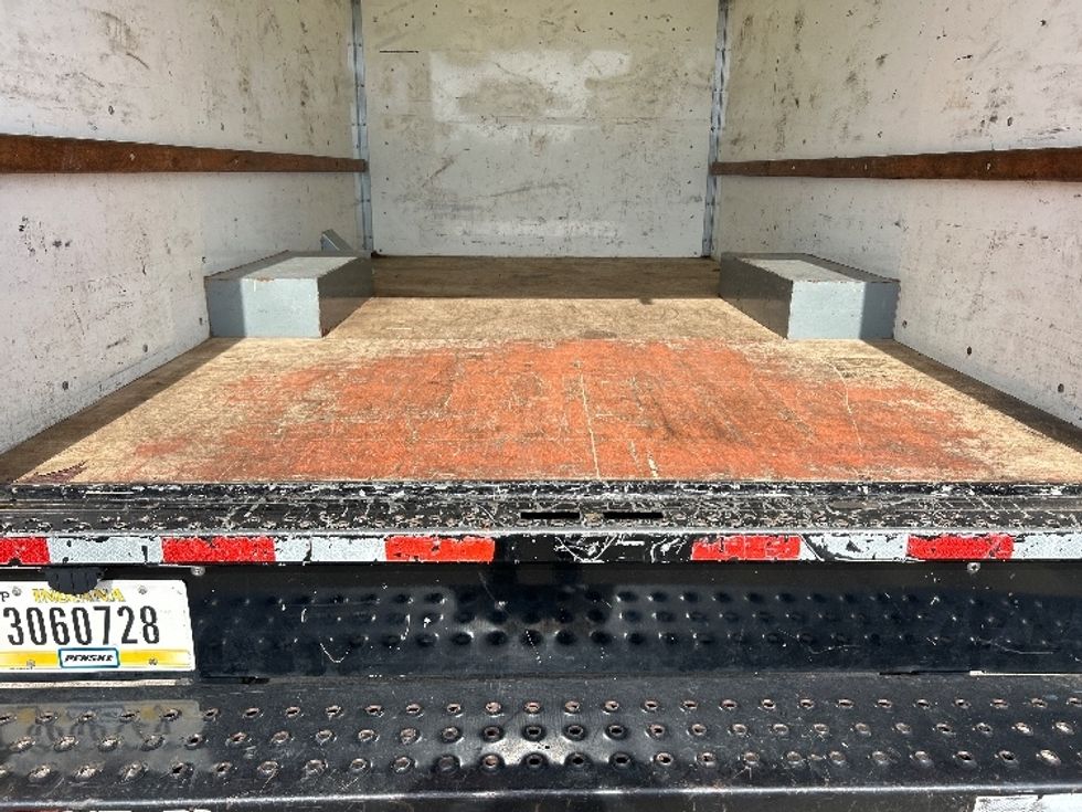 Light Duty Box Truck-Light and Medium Duty Trucks-GMC-2021-Savana G33503-Beaumont-TX-102,307\n\t\tmiles-$ 26,250 - Image 9