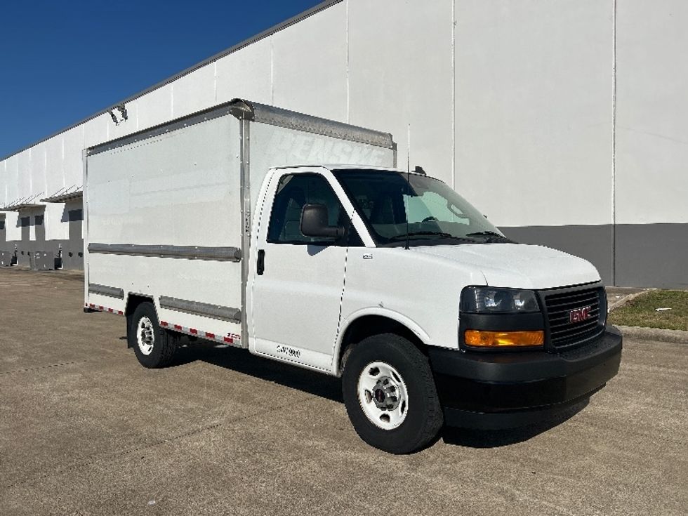 Light Duty Box Truck-Light and Medium Duty Trucks-GMC-2021-Savana G33503-Beaumont-TX-113,538\n\t\tmiles-$ 27,250 - Image 1