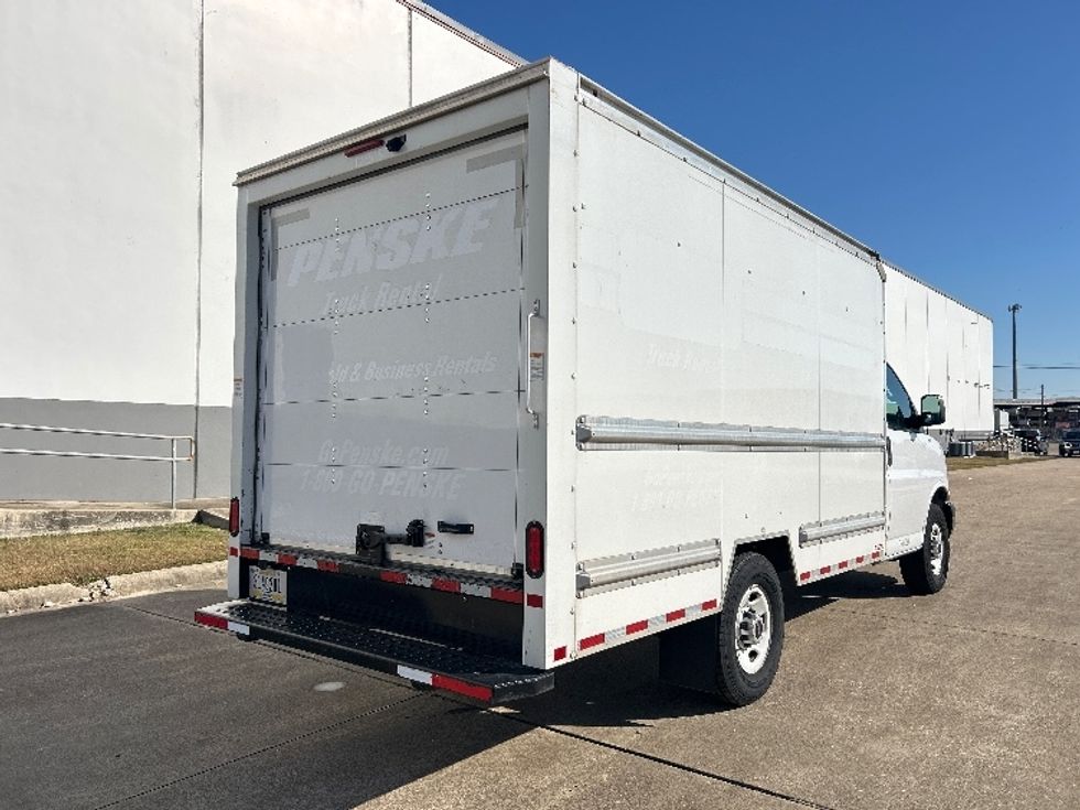 Light Duty Box Truck-Light and Medium Duty Trucks-GMC-2021-Savana G33503-Beaumont-TX-113,538\n\t\tmiles-$ 27,250 - Image 12