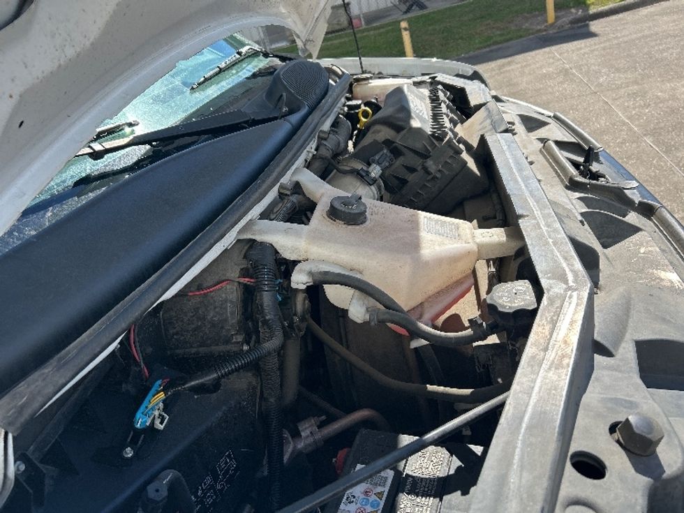 Light Duty Box Truck-Light and Medium Duty Trucks-GMC-2021-Savana G33503-Beaumont-TX-113,538\n\t\tmiles-$ 27,250 - Image 22