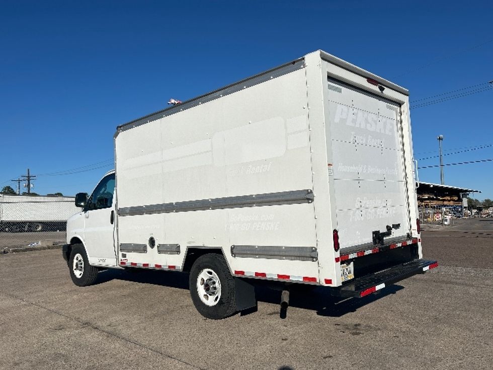 Light Duty Box Truck-Light and Medium Duty Trucks-GMC-2021-Savana G33503-Beaumont-TX-113,538\n\t\tmiles-$ 27,250 - Image 6