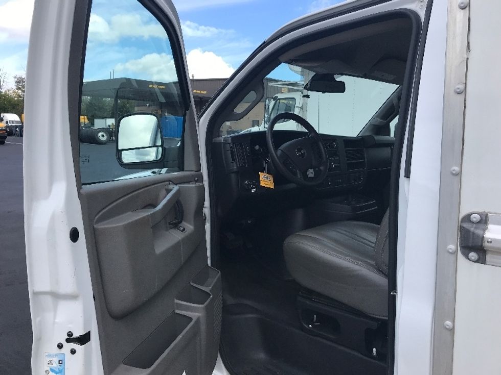 Light Duty Box Truck-Light and Medium Duty Trucks-GMC-2021-Savana G33503-Bensalem-PA-106,447\n\t\tmiles-$ 27,250 - Image 13