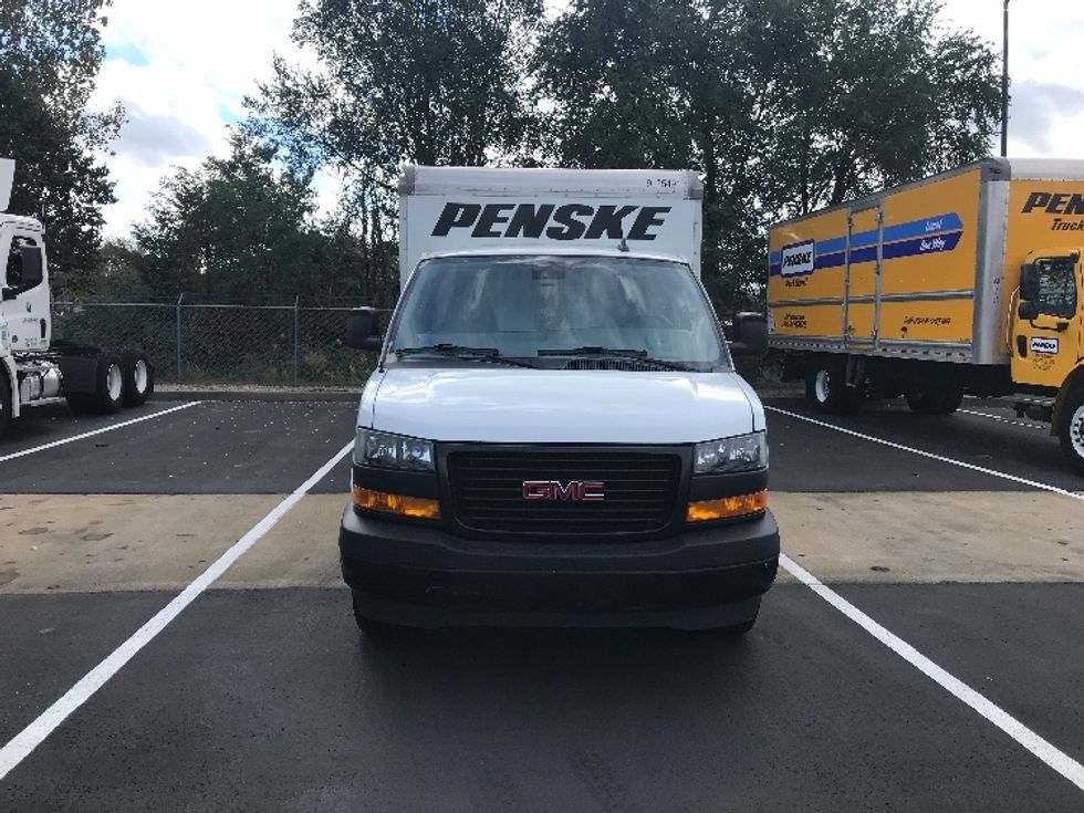 2021 Gmc Savana 3500 Cutaway photo 2