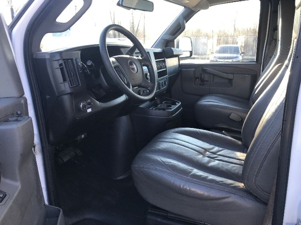 Light Duty Box Truck-Light and Medium Duty Trucks-GMC-2021-Savana G33503-Bensalem-PA-120,160\n\t\tmiles-$ 25,750 - Image 15