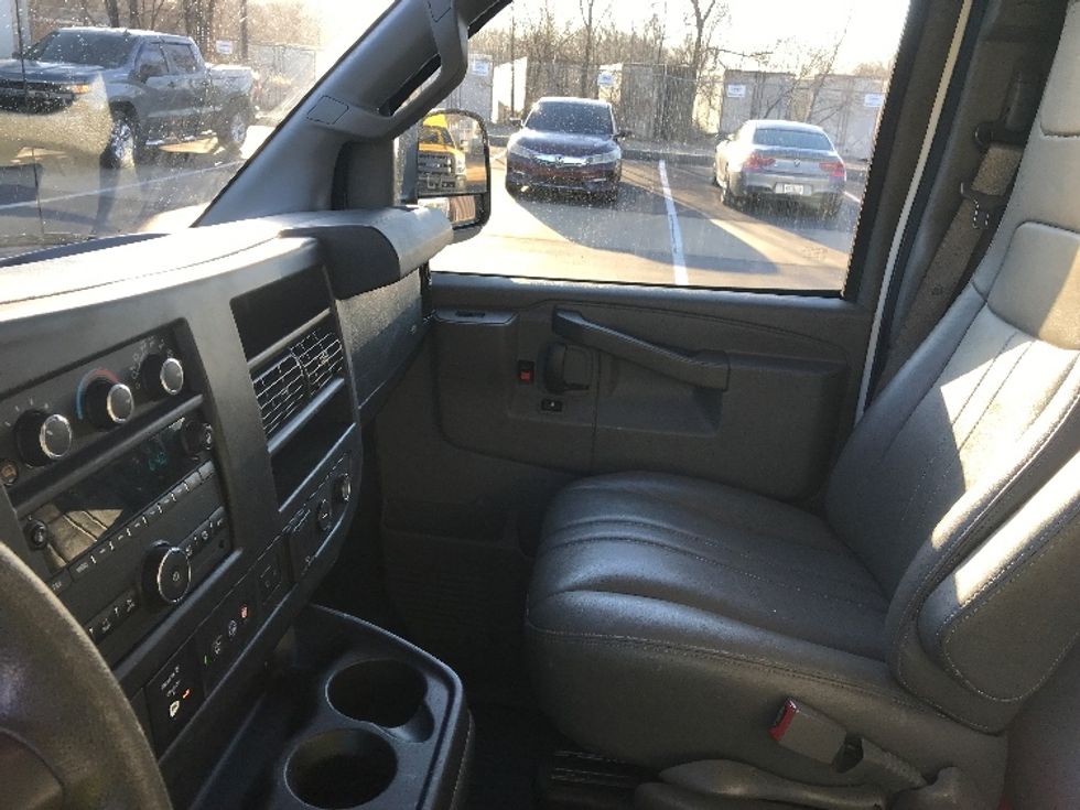 Light Duty Box Truck-Light and Medium Duty Trucks-GMC-2021-Savana G33503-Bensalem-PA-120,160\n\t\tmiles-$ 25,750 - Image 18