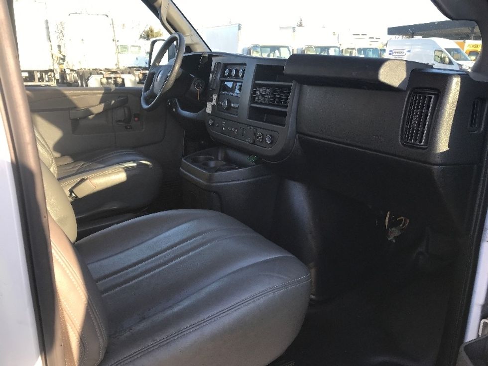 Light Duty Box Truck-Light and Medium Duty Trucks-GMC-2021-Savana G33503-Bensalem-PA-120,160\n\t\tmiles-$ 25,750 - Image 19