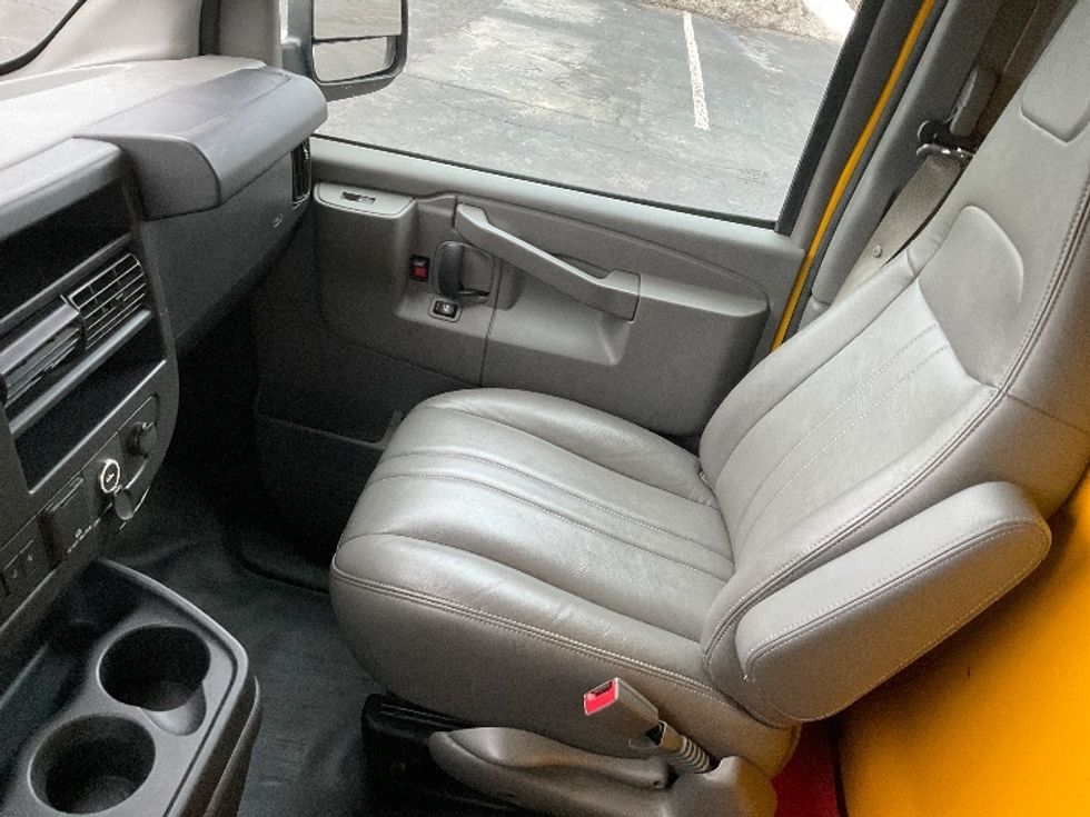 Light Duty Box Truck-Light and Medium Duty Trucks-GMC-2021-Savana G33503-Binghamton-NY-100,924\n\t\tmiles-$ 24,750 - Image 17