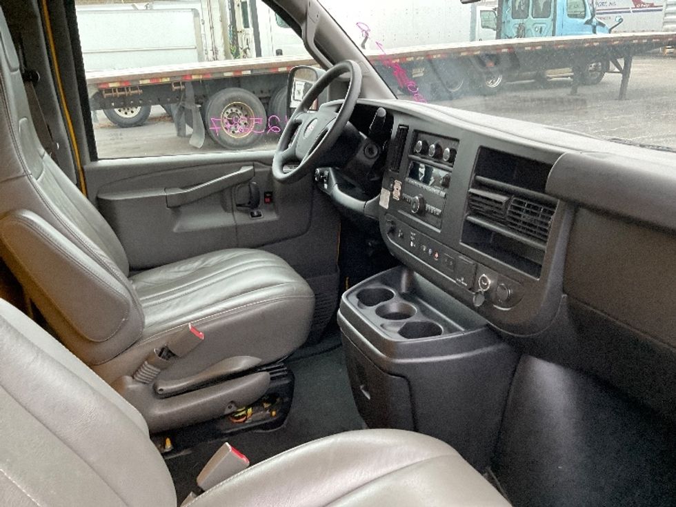 Light Duty Box Truck-Light and Medium Duty Trucks-GMC-2021-Savana G33503-Binghamton-NY-100,924\n\t\tmiles-$ 24,750 - Image 20