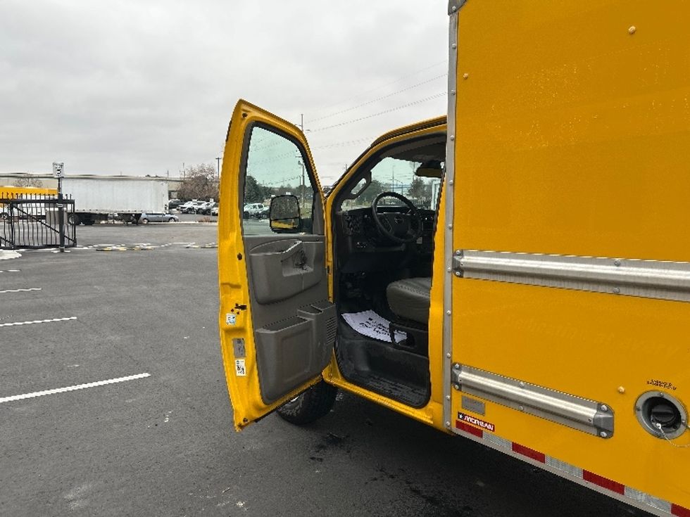 Light Duty Box Truck-Light and Medium Duty Trucks-GMC-2021-Savana G33503-Boise-ID-111,530\n\t\tmiles-$ 26,500 - Image 16