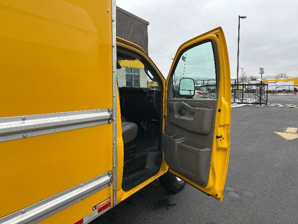 Light Duty Box Truck-Light and Medium Duty Trucks-GMC-2021-Savana G33503-Boise-ID-111,530\n\t\tmiles-$ 26,500 - Image 20