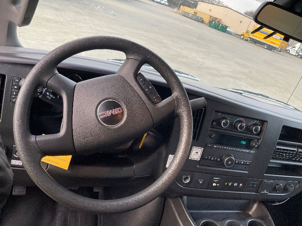 Light Duty Box Truck-Light and Medium Duty Trucks-GMC-2021-Savana G33503-Bowling Green-KY-107,525\n\t\tmiles-$ 28,500 - Image 18