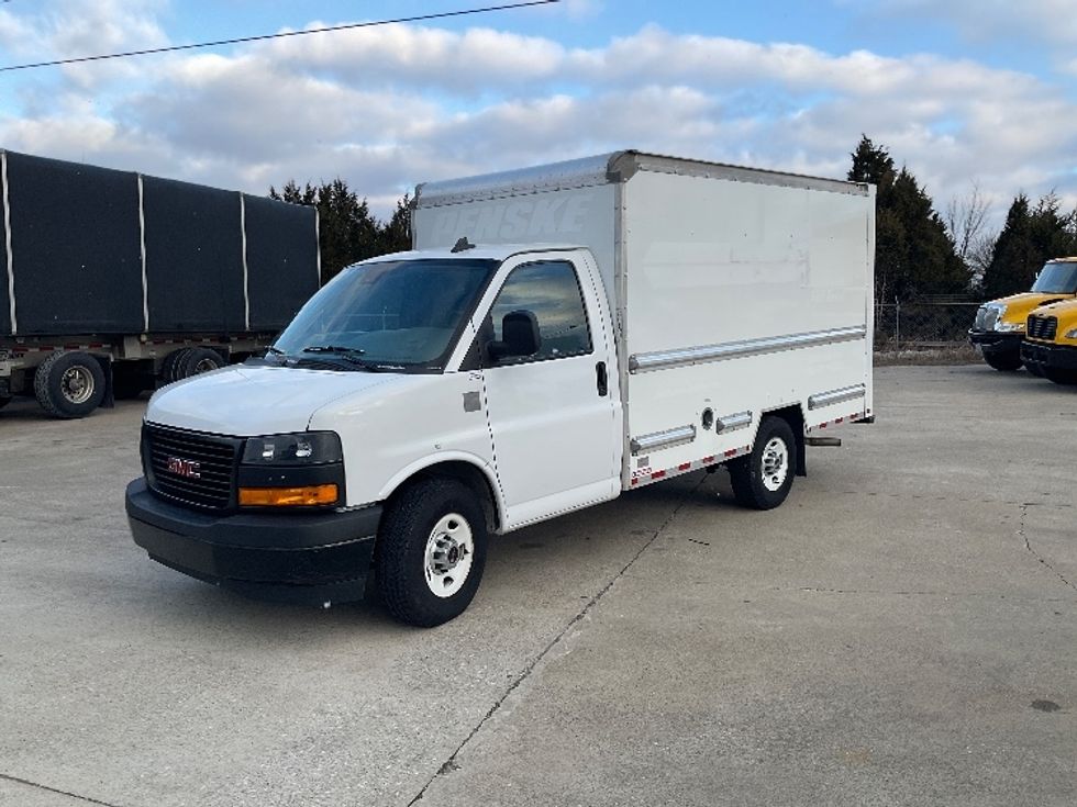 Light Duty Box Truck-Light and Medium Duty Trucks-GMC-2021-Savana G33503-Bowling Green-KY-107,525\n\t\tmiles-$ 28,500 - Image 3