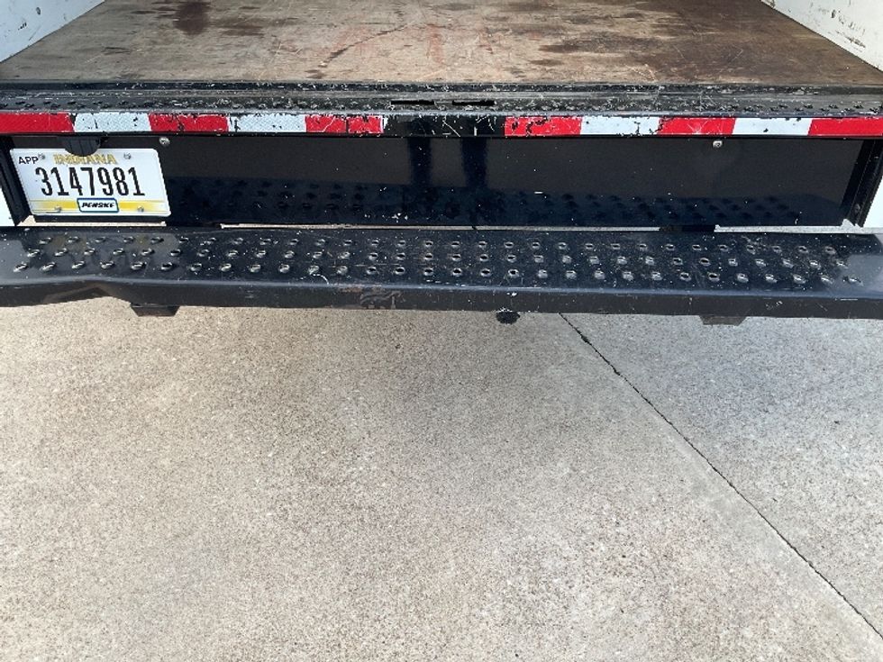 Light Duty Box Truck-Light and Medium Duty Trucks-GMC-2021-Savana G33503-Bowling Green-KY-107,525\n\t\tmiles-$ 28,500 - Image 9