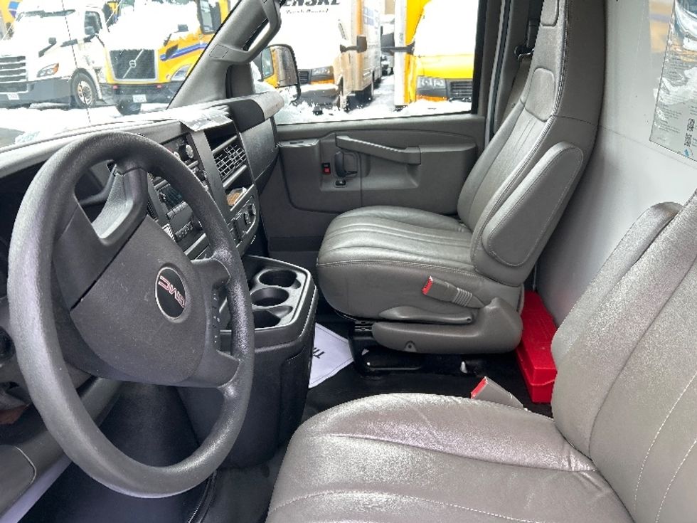 Light Duty Box Truck-Light and Medium Duty Trucks-GMC-2021-Savana G33503-Braintree-MA-103,563\n\t\tmiles-$ 26,750 - Image 18