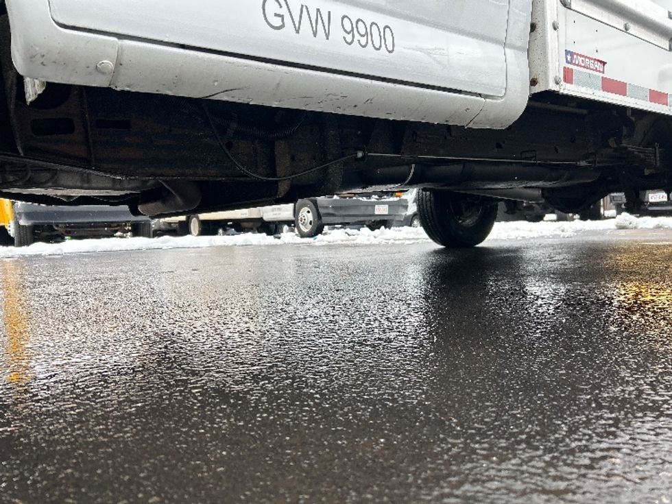 Light Duty Box Truck-Light and Medium Duty Trucks-GMC-2021-Savana G33503-Braintree-MA-103,563\n\t\tmiles-$ 26,750 - Image 5