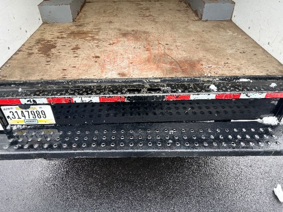 Light Duty Box Truck-Light and Medium Duty Trucks-GMC-2021-Savana G33503-Braintree-MA-103,563\n\t\tmiles-$ 26,750 - Image 6