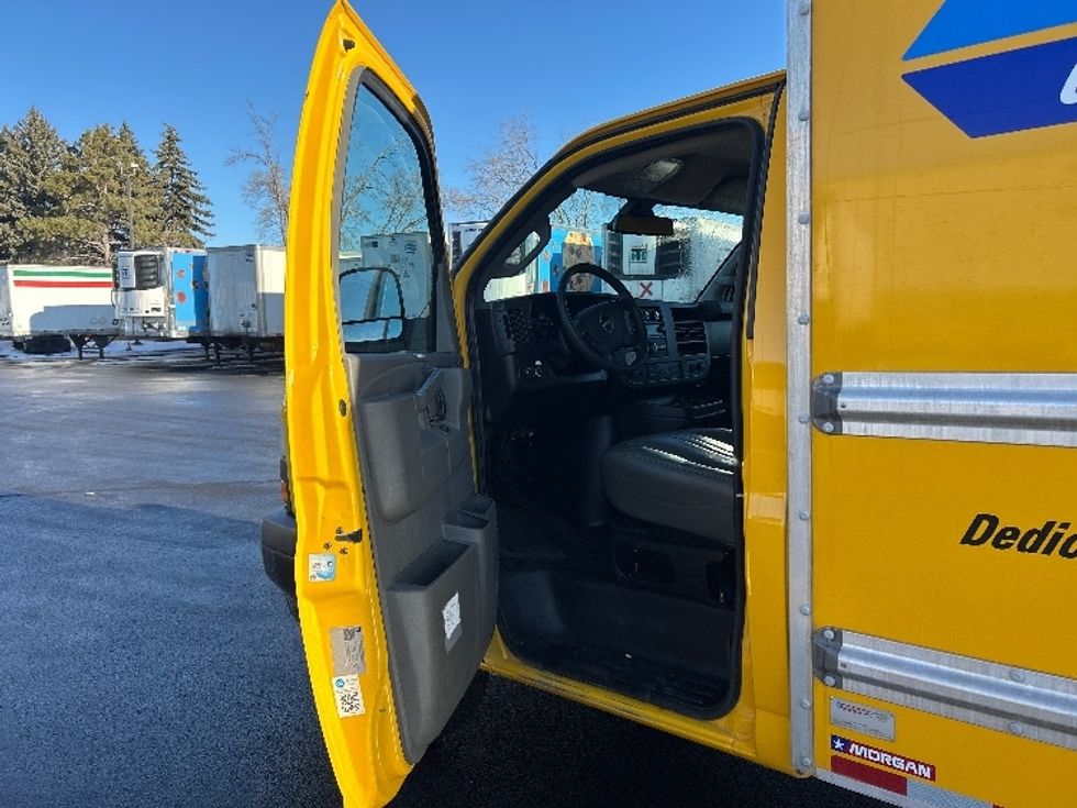 Light Duty Box Truck-Light and Medium Duty Trucks-GMC-2021-Savana G33503-Brooklyn Park-MN-119,884\n\t\tmiles-$ 24,500 - Image 16