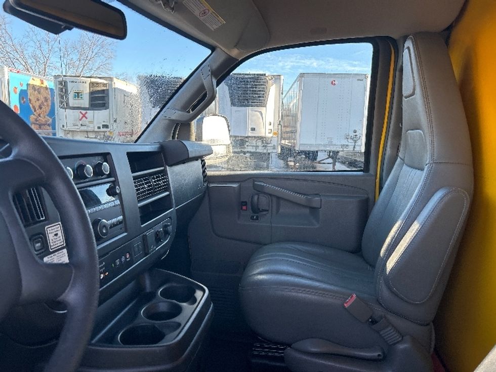 Light Duty Box Truck-Light and Medium Duty Trucks-GMC-2021-Savana G33503-Brooklyn Park-MN-119,884\n\t\tmiles-$ 24,500 - Image 19