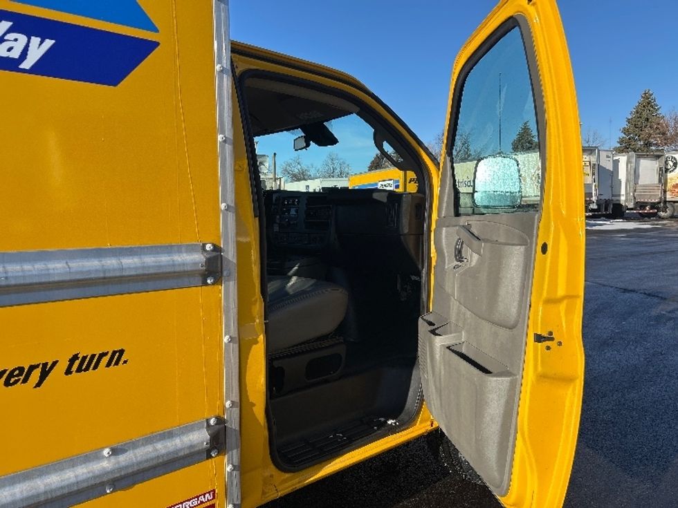 Light Duty Box Truck-Light and Medium Duty Trucks-GMC-2021-Savana G33503-Brooklyn Park-MN-119,884\n\t\tmiles-$ 24,500 - Image 20