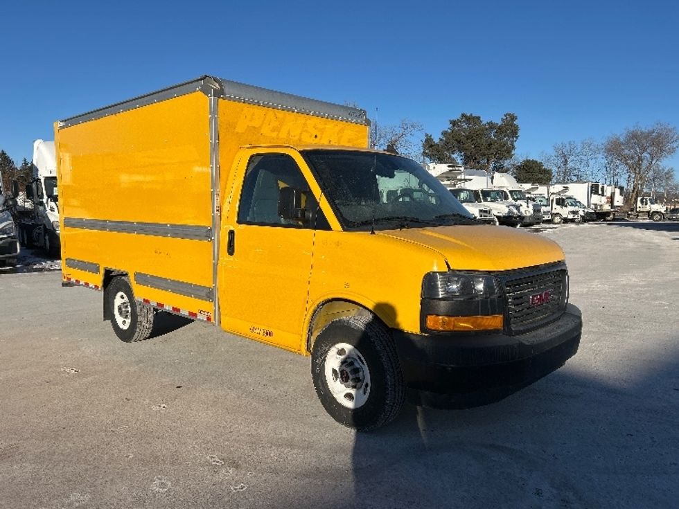 Light Duty Box Truck-Light and Medium Duty Trucks-GMC-2021-Savana G33503-Brooklyn Park-MN-126,041\n\t\tmiles-$ 23,750 - Image 1